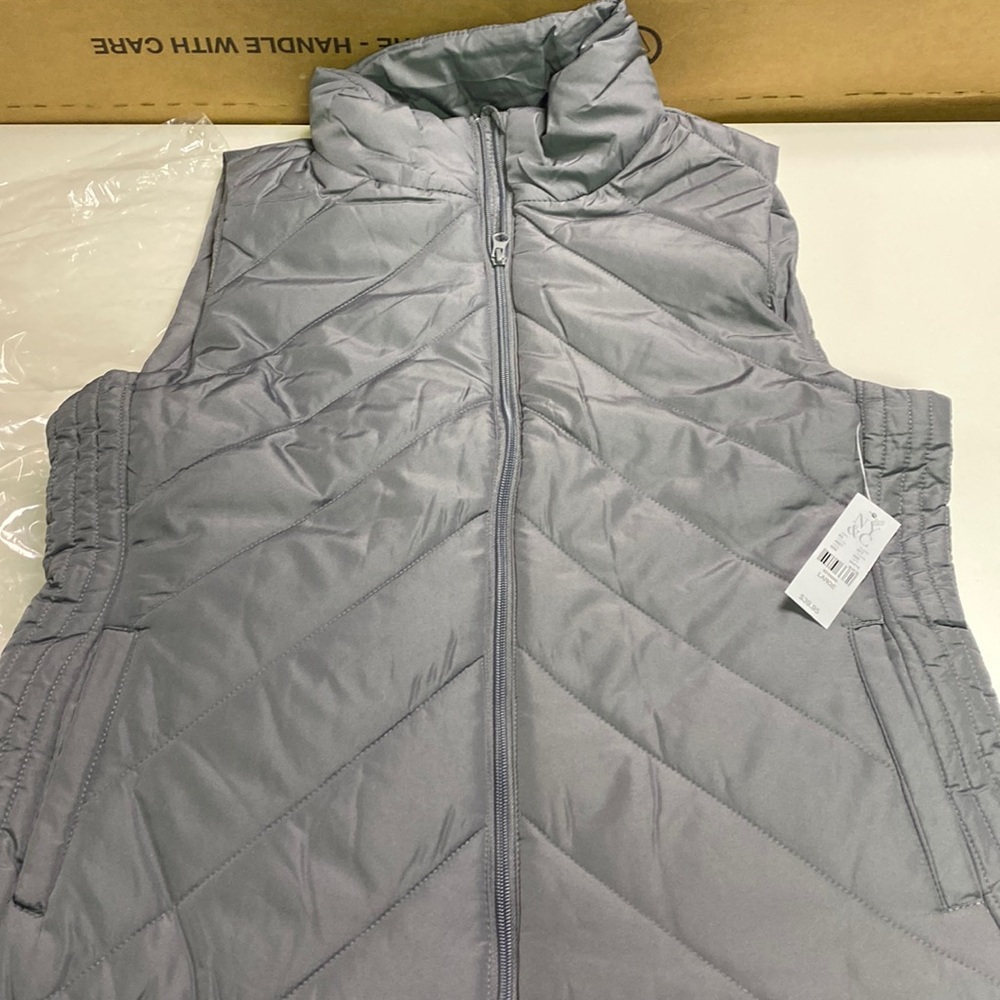 NWT New York & Co puffer Vest size Large